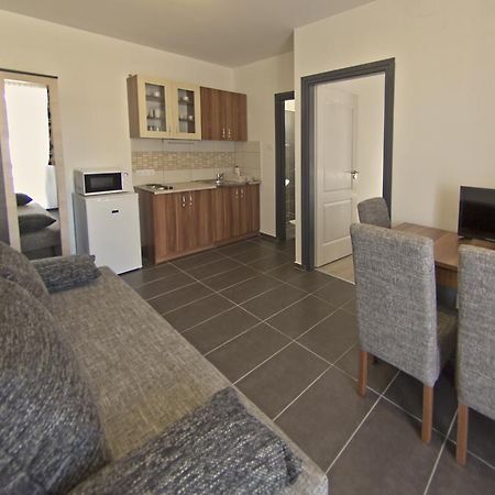 Luca Apartman ショプロン 部屋 写真
