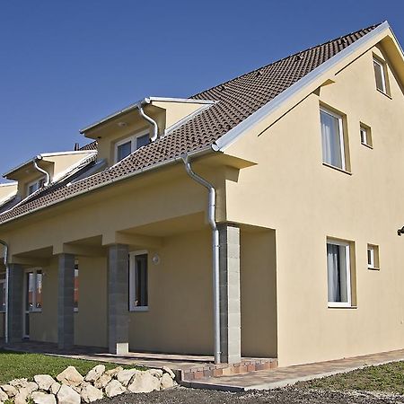 Luca Apartman ショプロン エクステリア 写真